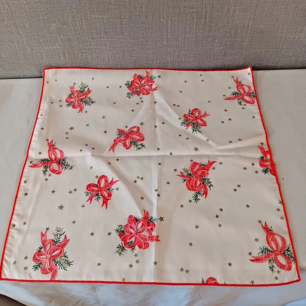 Vintage Christmas Cloth Napkins Set of 4 Holly Poinsettia Red‎ Bows